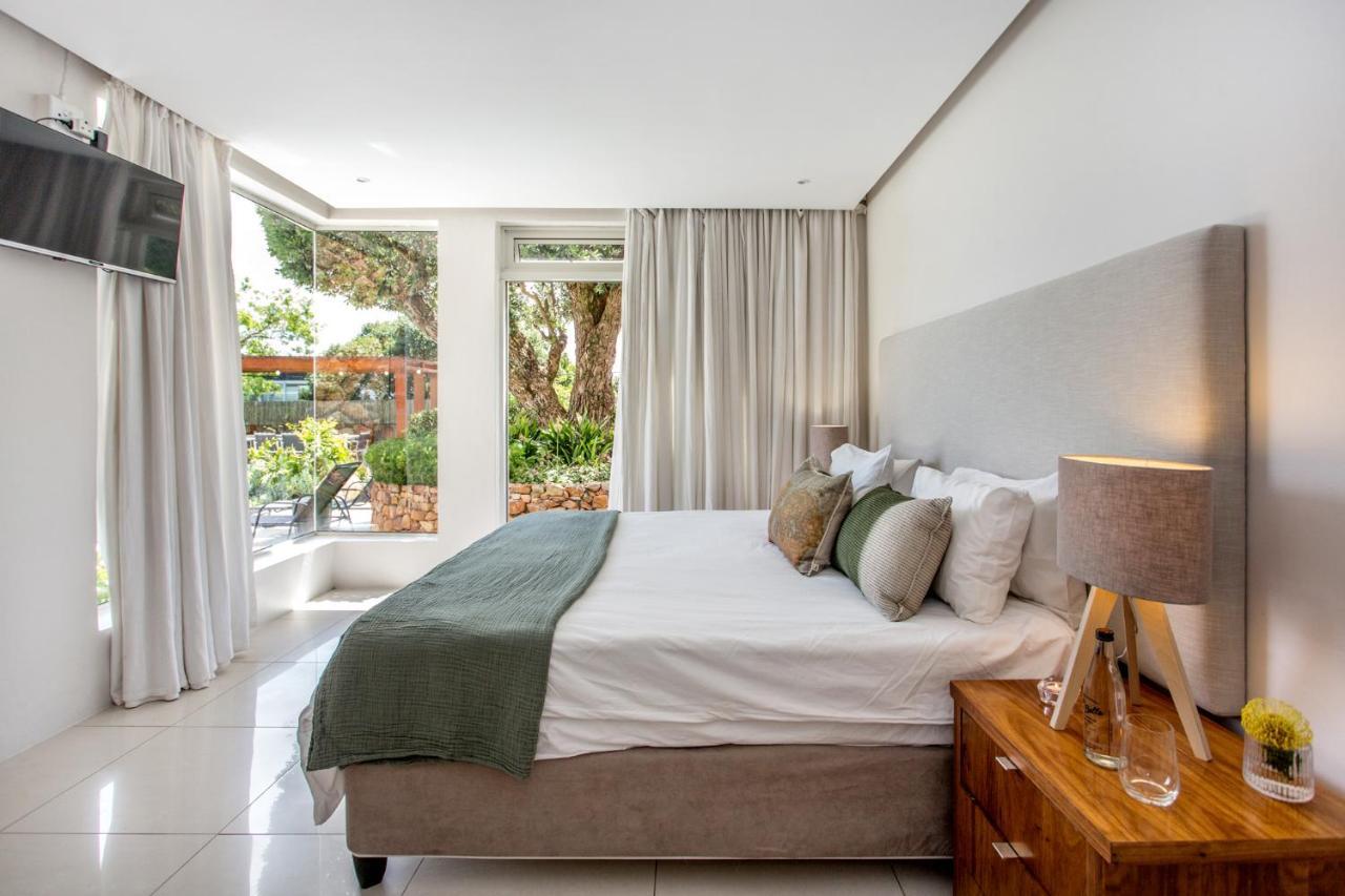 ホテル Far Horizons Camps Bay ケープタウン エクステリア 写真