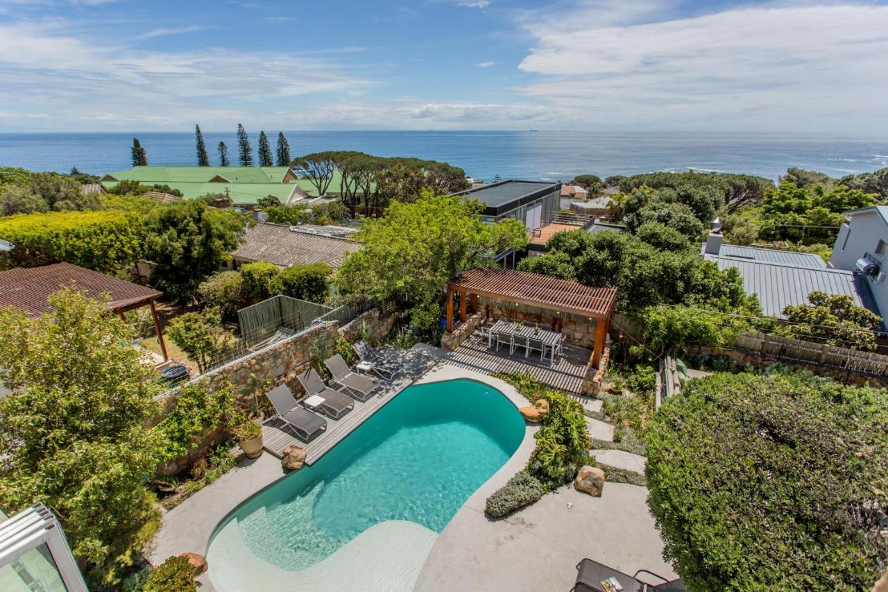 ホテル Far Horizons Camps Bay ケープタウン エクステリア 写真