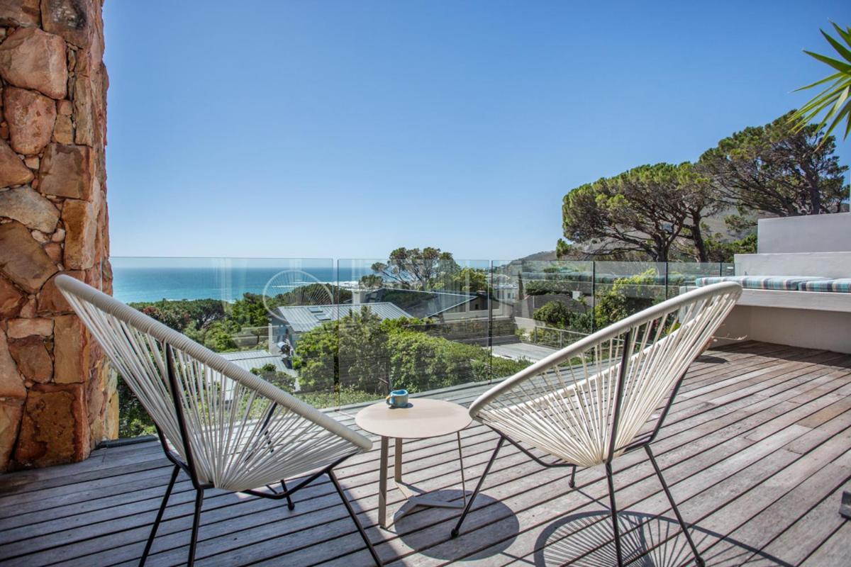ホテル Far Horizons Camps Bay ケープタウン エクステリア 写真