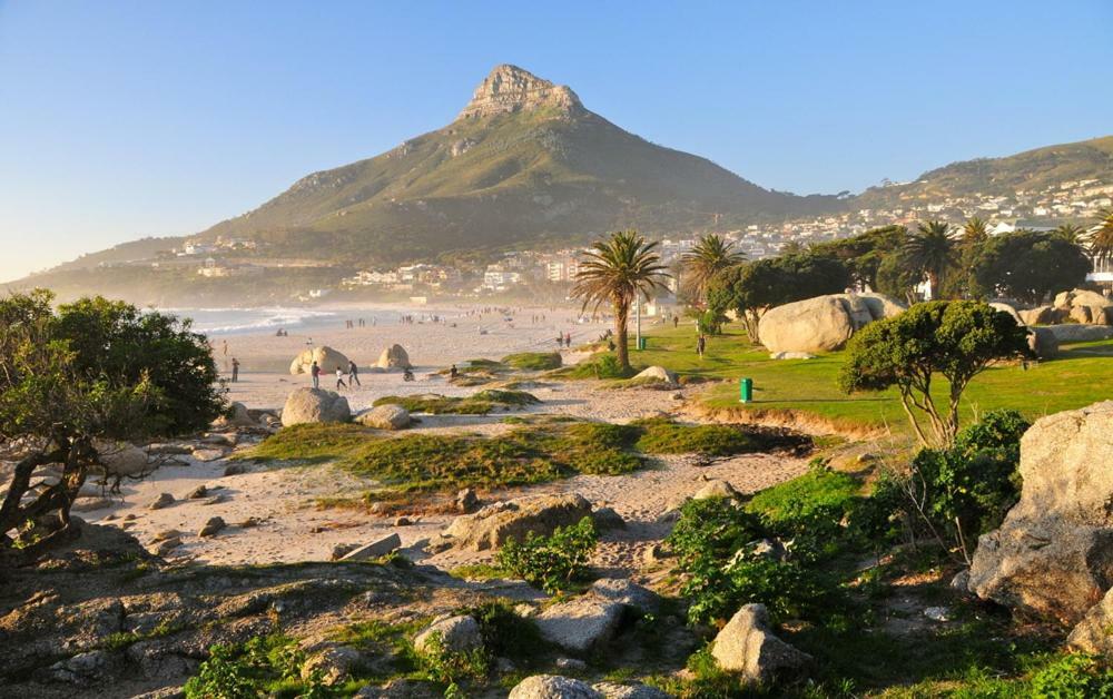 ホテル Far Horizons Camps Bay ケープタウン エクステリア 写真
